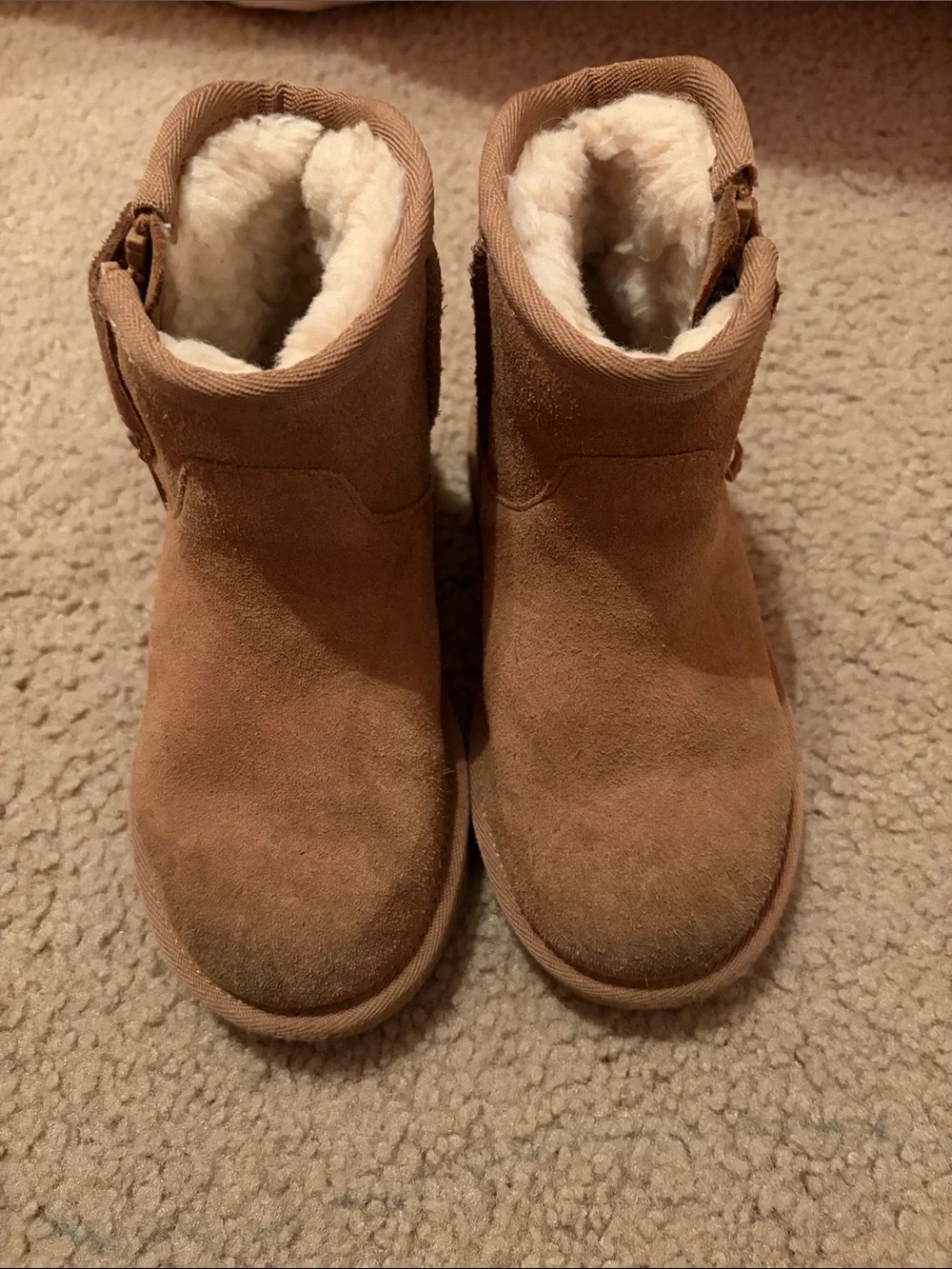 UGG Kids Short Zip Suede Boots in Chestnut Brown